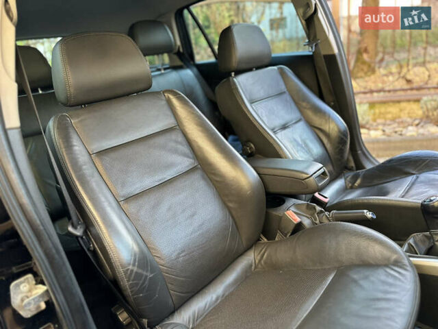 Черный Опель Астра, объемом двигателя 1.6 л и пробегом 180 тыс. км за 5499 $, фото 113 на Automoto.ua