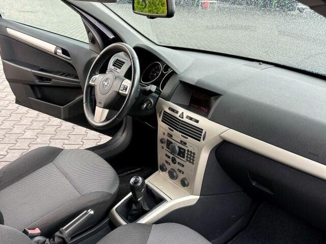 Черный Опель Астра, объемом двигателя 1.8 л и пробегом 225 тыс. км за 5800 $, фото 12 на Automoto.ua