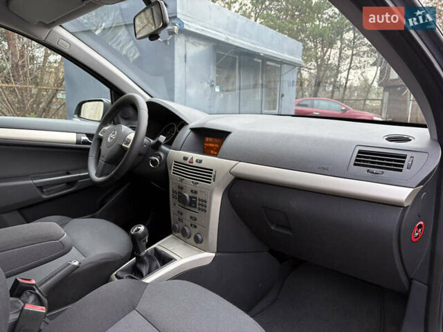 Чорний Опель Астра, об'ємом двигуна 1.6 л та пробігом 208 тис. км за 5400 $, фото 38 на Automoto.ua
