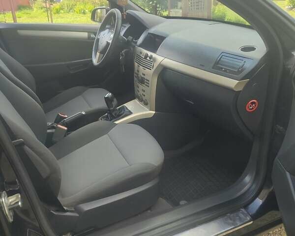 Чорний Опель Астра, об'ємом двигуна 1.7 л та пробігом 250 тис. км за 6000 $, фото 1 на Automoto.ua