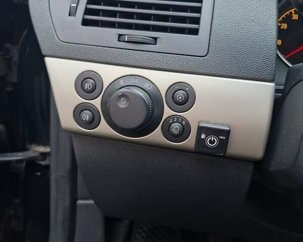 Чорний Опель Астра, об'ємом двигуна 1.6 л та пробігом 280 тис. км за 6100 $, фото 19 на Automoto.ua