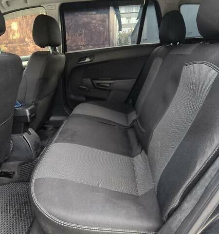 Черный Опель Астра, объемом двигателя 1.6 л и пробегом 267 тыс. км за 5500 $, фото 5 на Automoto.ua