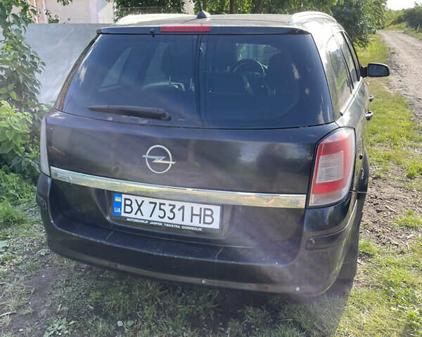Черный Опель Астра, объемом двигателя 1.6 л и пробегом 304 тыс. км за 4500 $, фото 3 на Automoto.ua