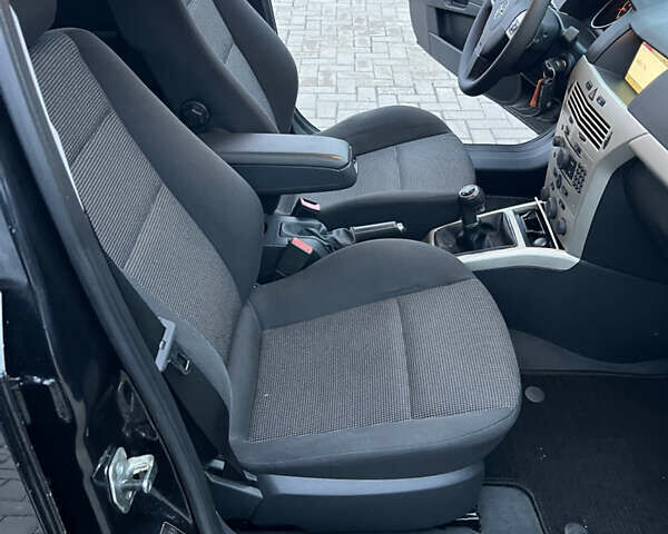 Чорний Опель Астра, об'ємом двигуна 1.6 л та пробігом 215 тис. км за 5500 $, фото 13 на Automoto.ua