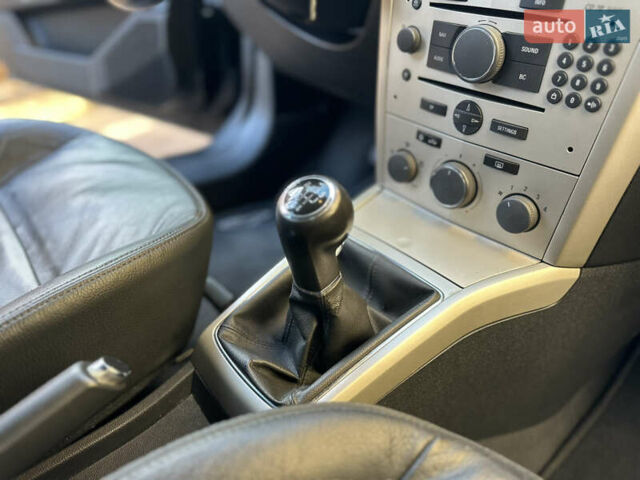 Черный Опель Астра, объемом двигателя 1.6 л и пробегом 180 тыс. км за 5499 $, фото 106 на Automoto.ua