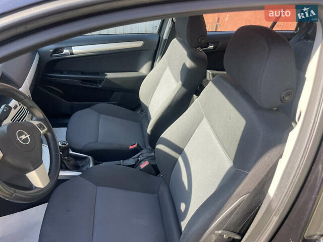 Чорний Опель Астра, об'ємом двигуна 1.6 л та пробігом 198 тис. км за 5250 $, фото 13 на Automoto.ua