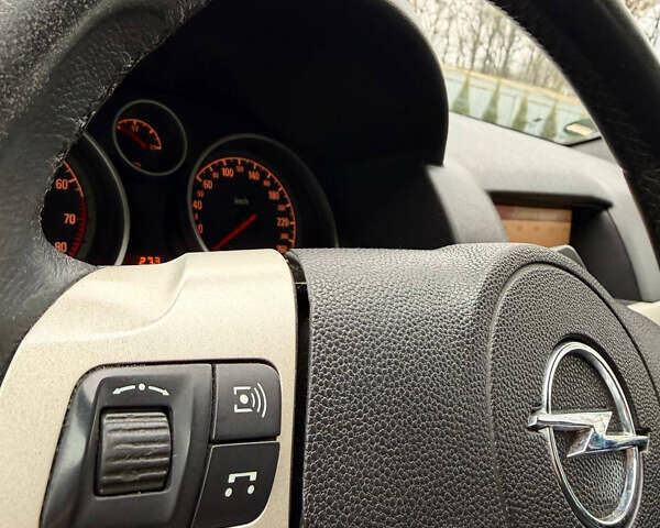 Чорний Опель Астра, об'ємом двигуна 1.8 л та пробігом 320 тис. км за 5400 $, фото 32 на Automoto.ua