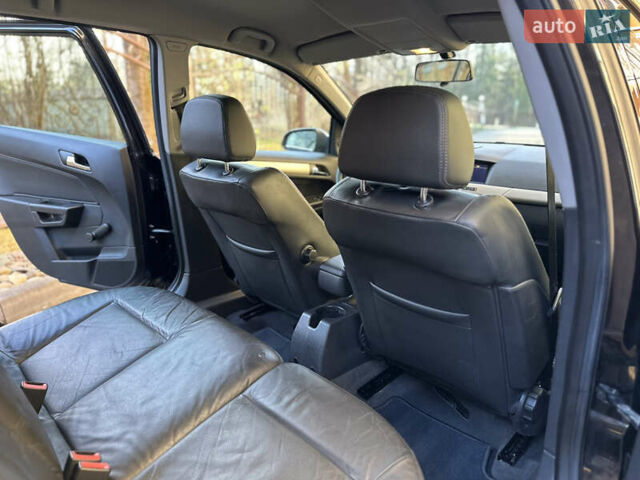 Черный Опель Астра, объемом двигателя 1.6 л и пробегом 180 тыс. км за 5499 $, фото 160 на Automoto.ua