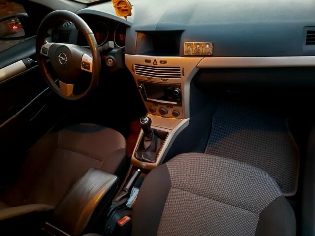 Опель Астра 2008 в Дубно на Automoto.ua Черный Опель Астра, объемом двигателя 1.6 л и пробегом 325 тыс. км за 4400 $, фото 18 на Automoto.ua