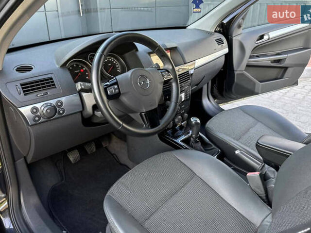 Черный Опель Астра, объемом двигателя 1.6 л и пробегом 197 тыс. км за 5700 $, фото 22 на Automoto.ua