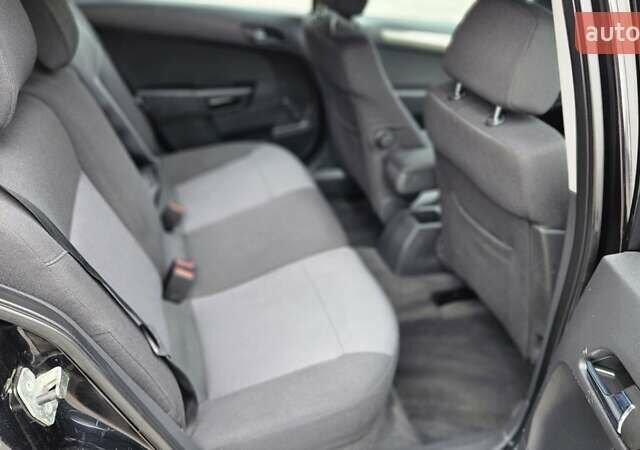 Черный Опель Астра, объемом двигателя 1.6 л и пробегом 209 тыс. км за 5850 $, фото 31 на Automoto.ua