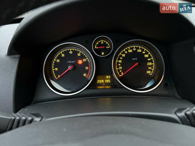 Черный Опель Астра, объемом двигателя 1.8 л и пробегом 209 тыс. км за 5600 $, фото 14 на Automoto.ua