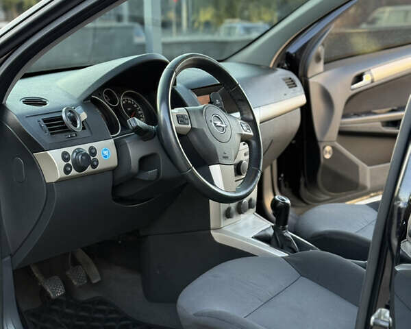 Черный Опель Астра, объемом двигателя 1.6 л и пробегом 194 тыс. км за 6499 $, фото 8 на Automoto.ua