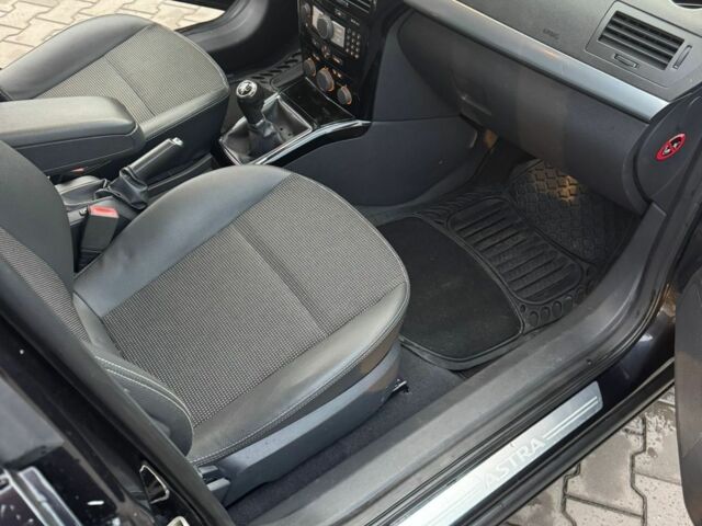 Чорний Опель Астра, об'ємом двигуна 1.8 л та пробігом 228 тис. км за 6500 $, фото 5 на Automoto.ua