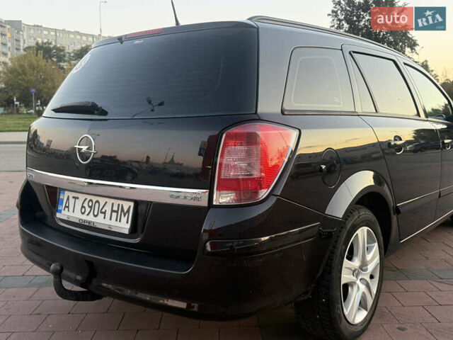 Черный Опель Астра, объемом двигателя 1.69 л и пробегом 260 тыс. км за 5550 $, фото 15 на Automoto.ua