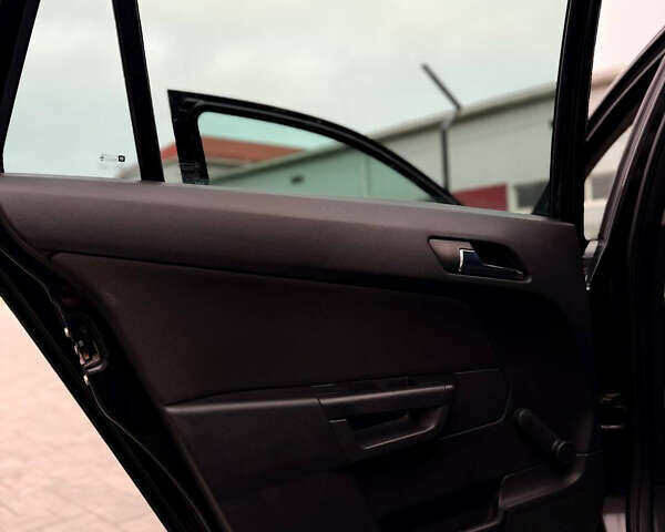 Чорний Опель Астра, об'ємом двигуна 1.8 л та пробігом 320 тис. км за 5400 $, фото 24 на Automoto.ua