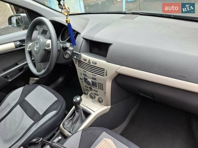 Чорний Опель Астра, об'ємом двигуна 1.6 л та пробігом 210 тис. км за 5950 $, фото 17 на Automoto.ua