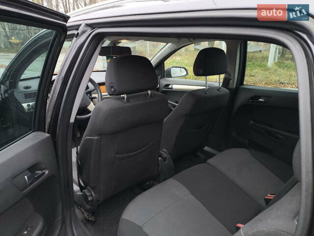 Черный Опель Астра, объемом двигателя 1.6 л и пробегом 189 тыс. км за 4999 $, фото 13 на Automoto.ua