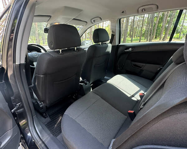 Чорний Опель Астра, об'ємом двигуна 1.9 л та пробігом 258 тис. км за 5999 $, фото 18 на Automoto.ua