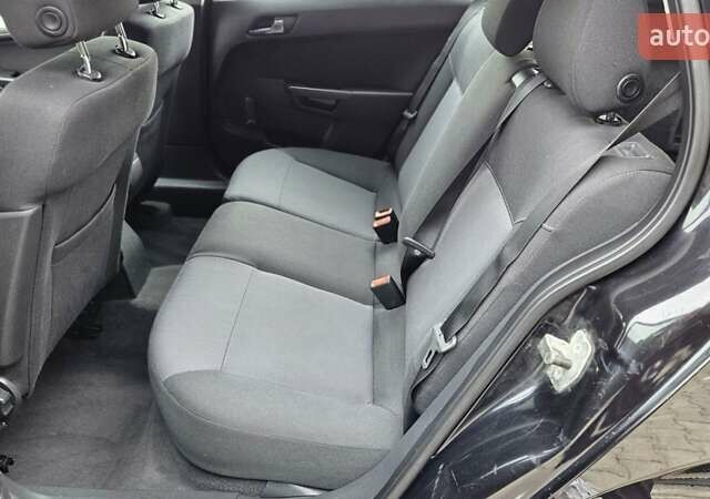 Черный Опель Астра, объемом двигателя 1.6 л и пробегом 209 тыс. км за 5850 $, фото 36 на Automoto.ua