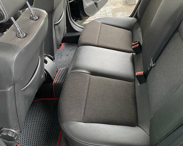 Черный Опель Астра, объемом двигателя 1.6 л и пробегом 230 тыс. км за 5000 $, фото 13 на Automoto.ua