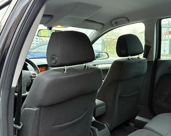 Чорний Опель Астра, об'ємом двигуна 1.6 л та пробігом 208 тис. км за 5400 $, фото 24 на Automoto.ua