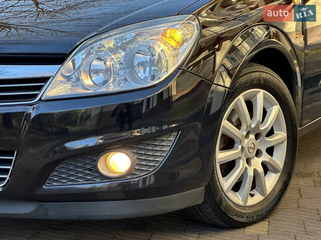 Черный Опель Астра, объемом двигателя 1.6 л и пробегом 180 тыс. км за 5499 $, фото 22 на Automoto.ua