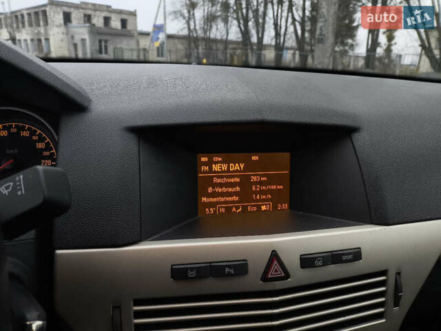 Черный Опель Астра, объемом двигателя 1.6 л и пробегом 189 тыс. км за 4999 $, фото 15 на Automoto.ua