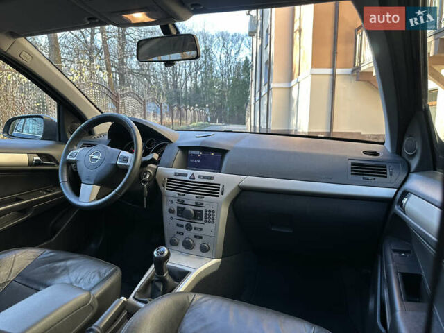 Черный Опель Астра, объемом двигателя 1.6 л и пробегом 180 тыс. км за 5499 $, фото 150 на Automoto.ua