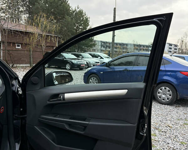 Чорний Опель Астра, об'ємом двигуна 1.6 л та пробігом 208 тис. км за 5400 $, фото 34 на Automoto.ua