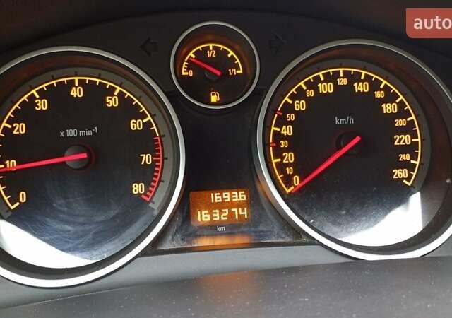 Черный Опель Астра, объемом двигателя 1.6 л и пробегом 163 тыс. км за 5500 $, фото 15 на Automoto.ua