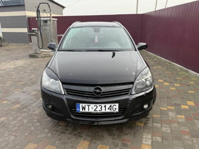 Черный Опель Астра, объемом двигателя 1.7 л и пробегом 240 тыс. км за 2800 $, фото 1 на Automoto.ua