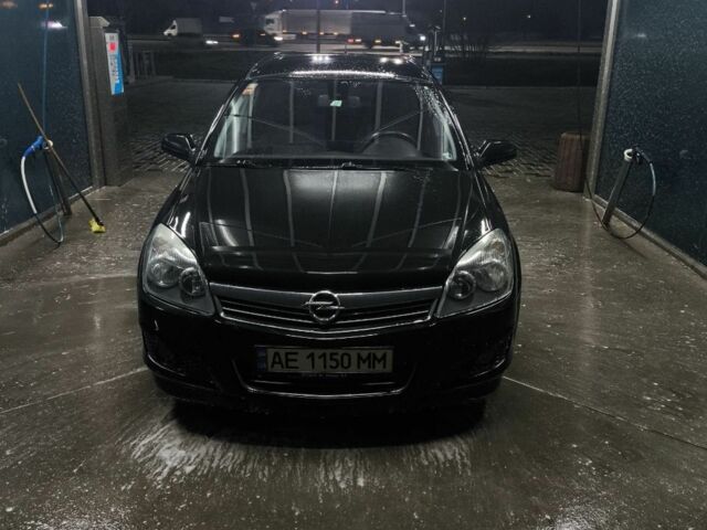 Черный Опель Астра, объемом двигателя 1.6 л и пробегом 226 тыс. км за 5900 $, фото 1 на Automoto.ua