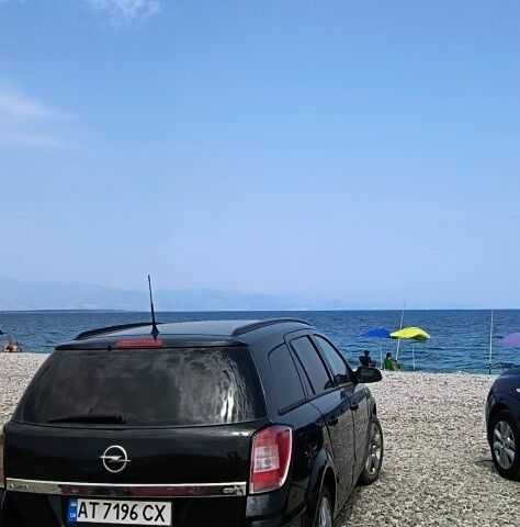 Черный Опель Астра, объемом двигателя 1.7 л и пробегом 260 тыс. км за 4700 $, фото 9 на Automoto.ua