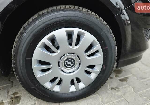 Черный Опель Астра, объемом двигателя 1.6 л и пробегом 209 тыс. км за 5850 $, фото 3 на Automoto.ua