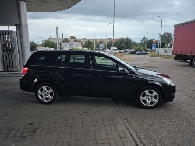 Опель Астра 2008 в Черкассах на Automoto.ua Черный Опель Астра, объемом двигателя 0 л и пробегом 175 тыс. км за 5700 $, фото 1 на Automoto.ua