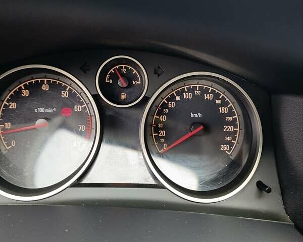 Черный Опель Астра, объемом двигателя 1.6 л и пробегом 250 тыс. км за 5200 $, фото 26 на Automoto.ua