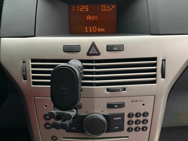 Черный Опель Астра, объемом двигателя 0 л и пробегом 260 тыс. км за 6200 $, фото 12 на Automoto.ua