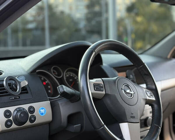 Черный Опель Астра, объемом двигателя 1.6 л и пробегом 194 тыс. км за 6499 $, фото 9 на Automoto.ua