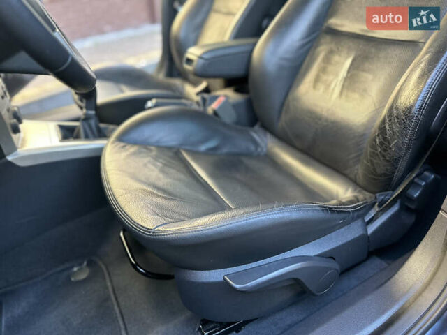 Черный Опель Астра, объемом двигателя 1.6 л и пробегом 180 тыс. км за 5499 $, фото 143 на Automoto.ua