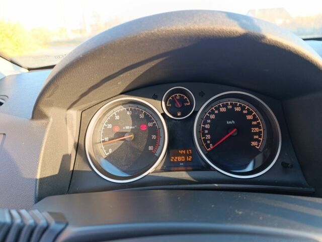 Чорний Опель Астра, об'ємом двигуна 1.6 л та пробігом 228 тис. км за 4900 $, фото 5 на Automoto.ua