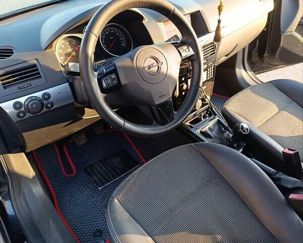 Опель Астра 2008 у Луцьку на Automoto.ua Чорний Опель Астра, об'ємом двигуна 1.6 л та пробігом 228 тис. км за 4900 $, фото 8 на Automoto.ua
