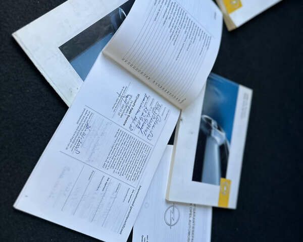 Черный Опель Астра, объемом двигателя 1.6 л и пробегом 180 тыс. км за 5499 $, фото 197 на Automoto.ua