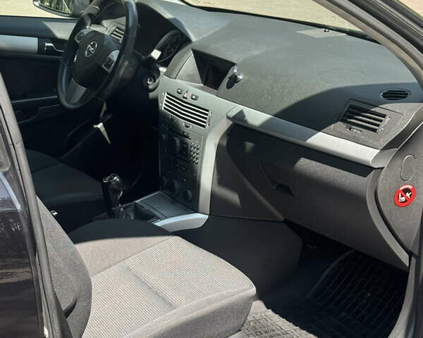 Чорний Опель Астра, об'ємом двигуна 1.9 л та пробігом 258 тис. км за 5999 $, фото 27 на Automoto.ua