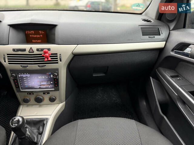 Опель Астра 2008 в Ровно на Automoto.ua Черный Опель Астра, объемом двигателя 1.7 л и пробегом 330 тыс. км за 4300 $, фото 39 на Automoto.ua