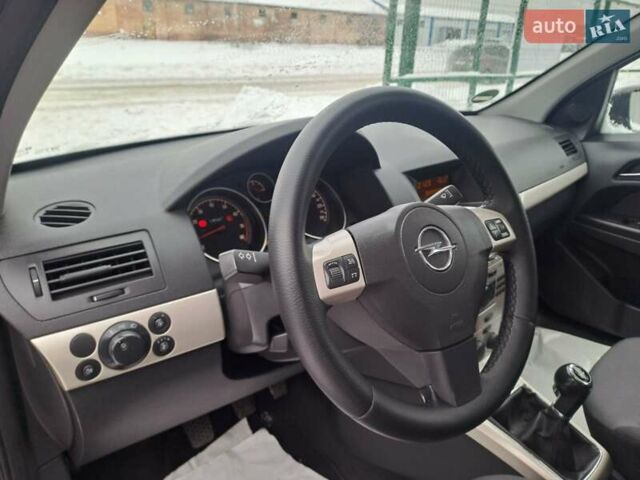 Чорний Опель Астра, об'ємом двигуна 1.6 л та пробігом 206 тис. км за 5500 $, фото 42 на Automoto.ua