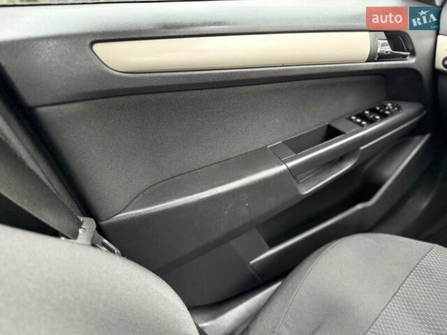 Опель Астра 2008 в Ровно на Automoto.ua Черный Опель Астра, объемом двигателя 1.7 л и пробегом 330 тыс. км за 4300 $, фото 40 на Automoto.ua