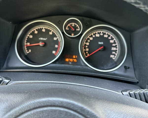 Черный Опель Астра, объемом двигателя 1.6 л и пробегом 188 тыс. км за 5650 $, фото 28 на Automoto.ua