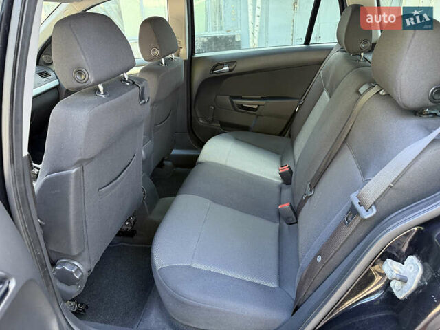 Черный Опель Астра, объемом двигателя 1.6 л и пробегом 219 тыс. км за 6000 $, фото 14 на Automoto.ua