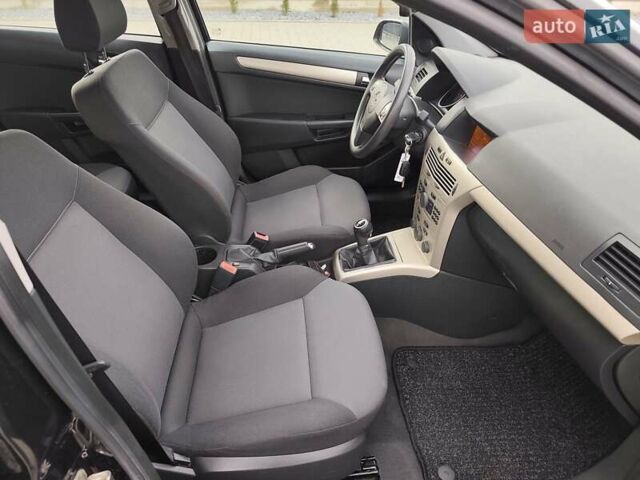 Чорний Опель Астра, об'ємом двигуна 1.6 л та пробігом 217 тис. км за 5600 $, фото 28 на Automoto.ua